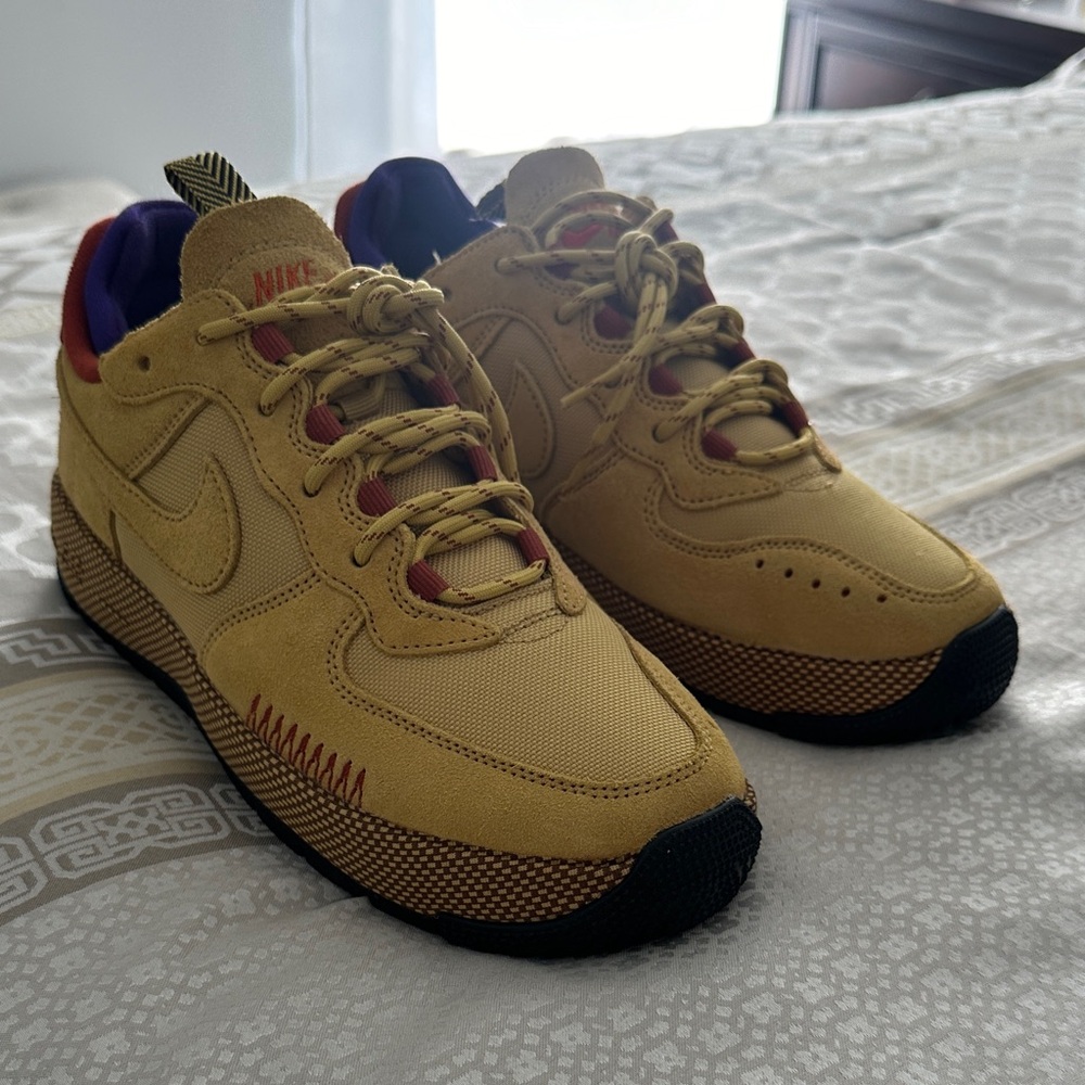 Nike Men's Mustard and Red Sneakers